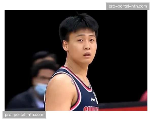 从领先到被逆转：通讯记录青岛西海岸队联赛首轮的黑色五分钟。